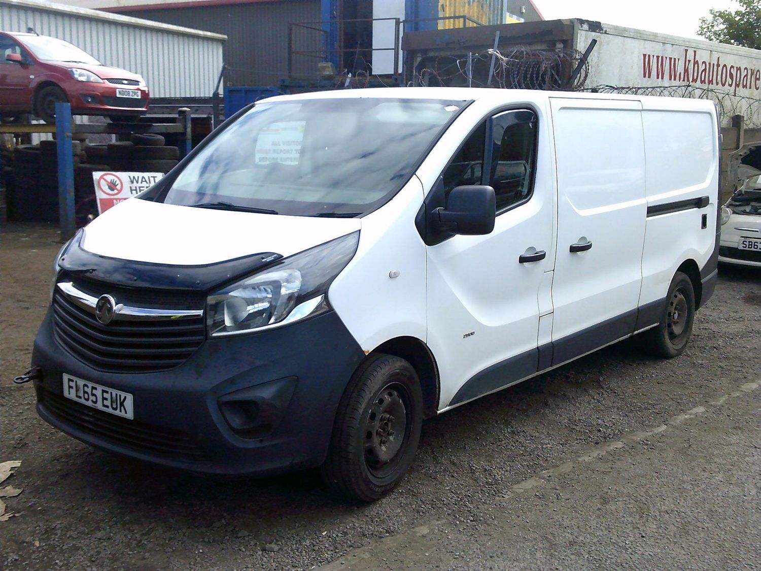 vauxhall vivaro 2016 1.6 dci breaking for spares..click for info