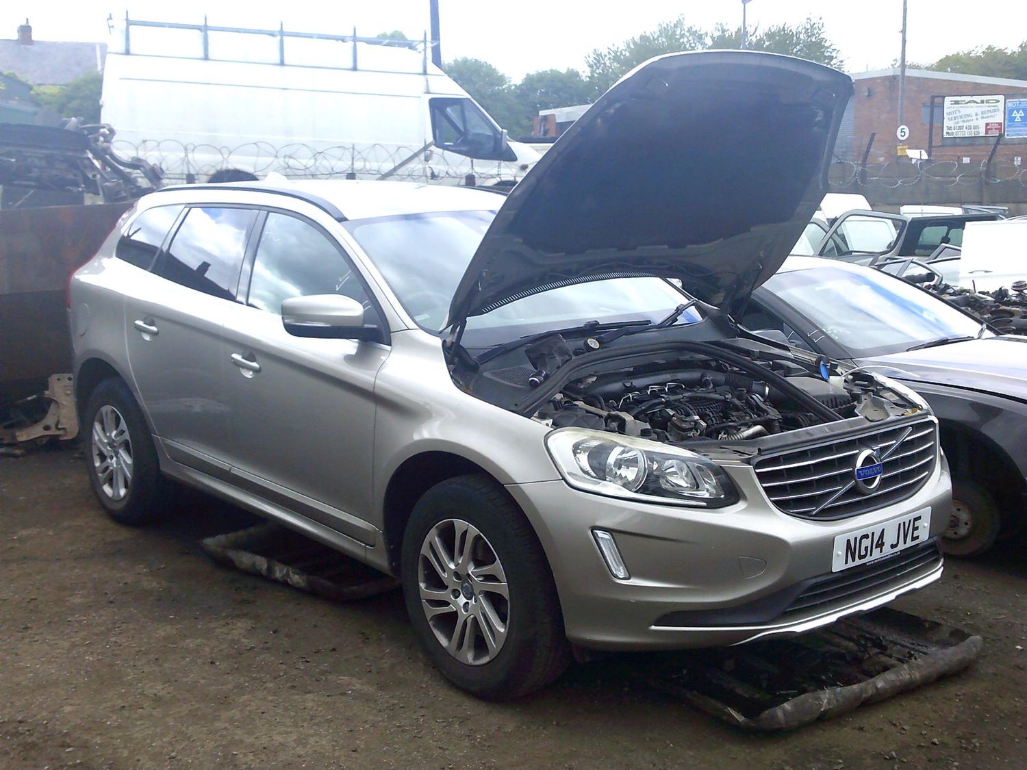 volvo xc60 2014 2.0 td breaking for spares..click for info volvo xc60 2014 2.0 td breaking for spares..click for info