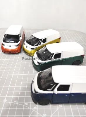 Serie de 4 pz - 5 Pulgadas / 1:38 Volkswagen ID. Buzz Cargo 2024 Colores Bitono WELLY Display a Granel 05125