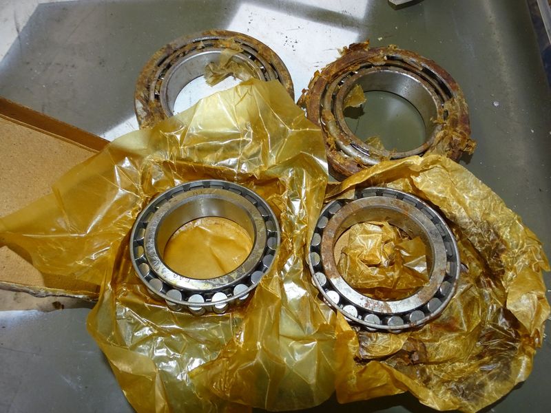 GMC CCKW  2 roulements arrière et 2 avants banjo  .NOS