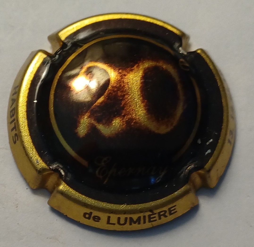 BELLE CAPSULE CHAMPAGNE EPERNAY HABITS DE LUMIERE 2019 20eme anniversaire REF N°16g NEWS