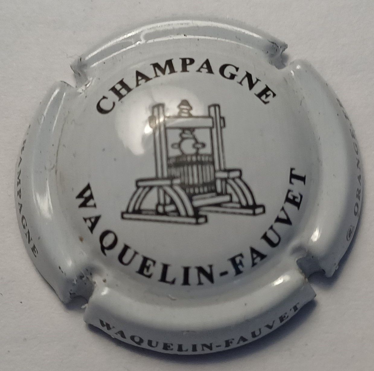 BELLE CAPSULE CAHMPAGNE WAQUELIN FAUVET RÉF N°7e NEWS