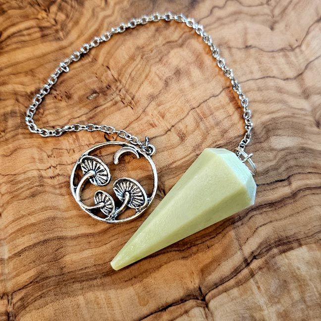 🌿 Serpentine Forest Pendulum