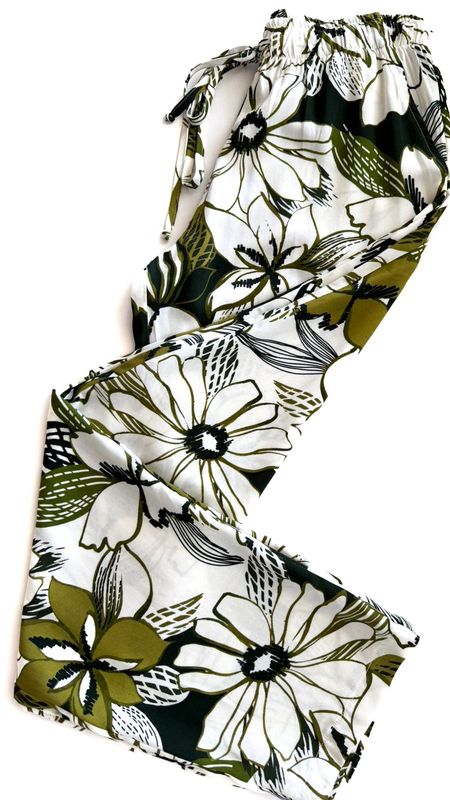 OLIVE BIG FLORAL CHILL PANTS - RAYON