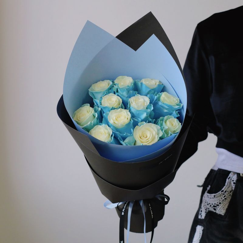 Canelé-style Round Bouquet -  Baby Blue Rose