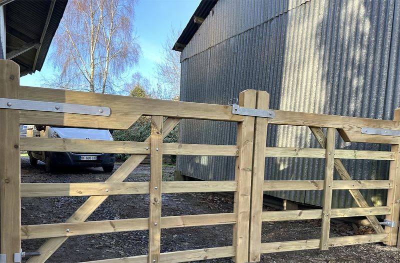 "Midsummer" Ranger gate "Midsummer" Ranger gate