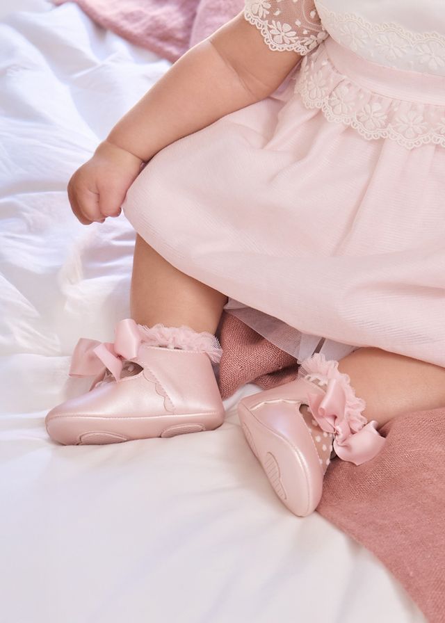 MAYORAL PEARLISED PINK BIG SATIN BOW PRAM SHOES MAY9090P **COMING SOON**