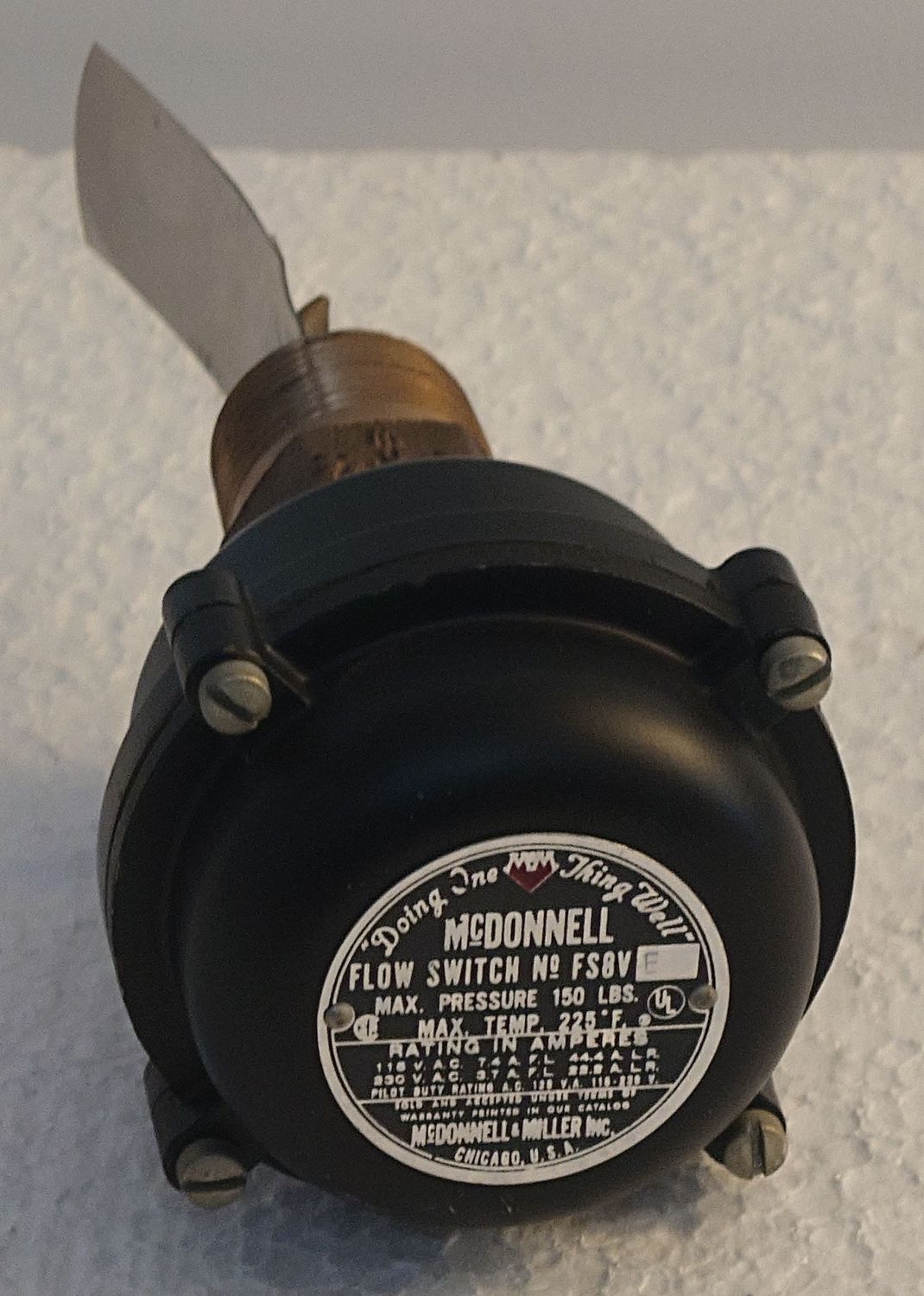 McDonnell & Miller Flow Switch No FS8V E (1 McDonnell & Miller Flow Switch No FS8V E (1")