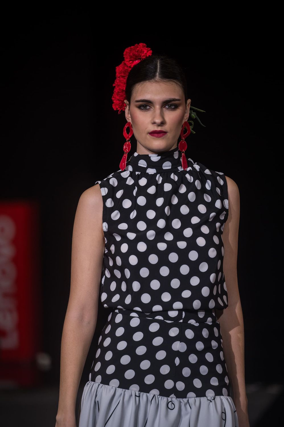 BLUSA LUNAR CON LAZADA