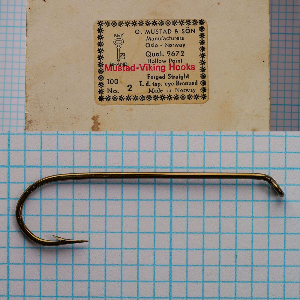 Vintage Mustad 9672 Streamer Hooks, Size 2 (Box of 110) Vintage Mustad 9672 Streamer Hooks, Size 2 (Box of 110)