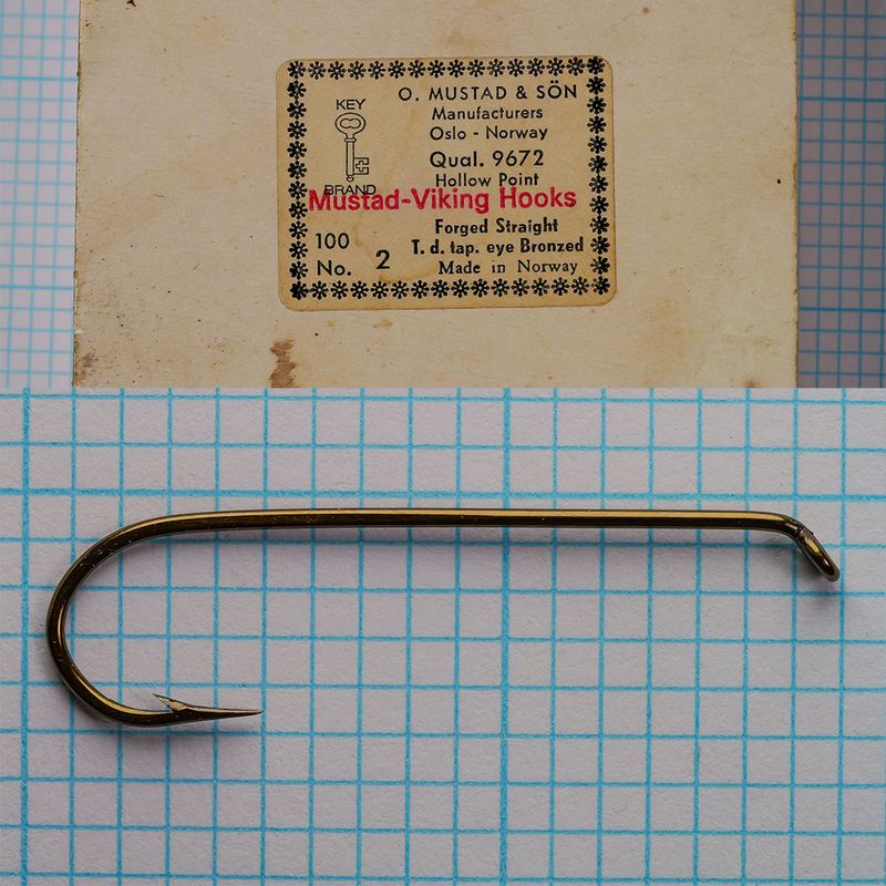 Vintage Mustad 9672 Streamer Hooks, Size 2 (Box of 110)