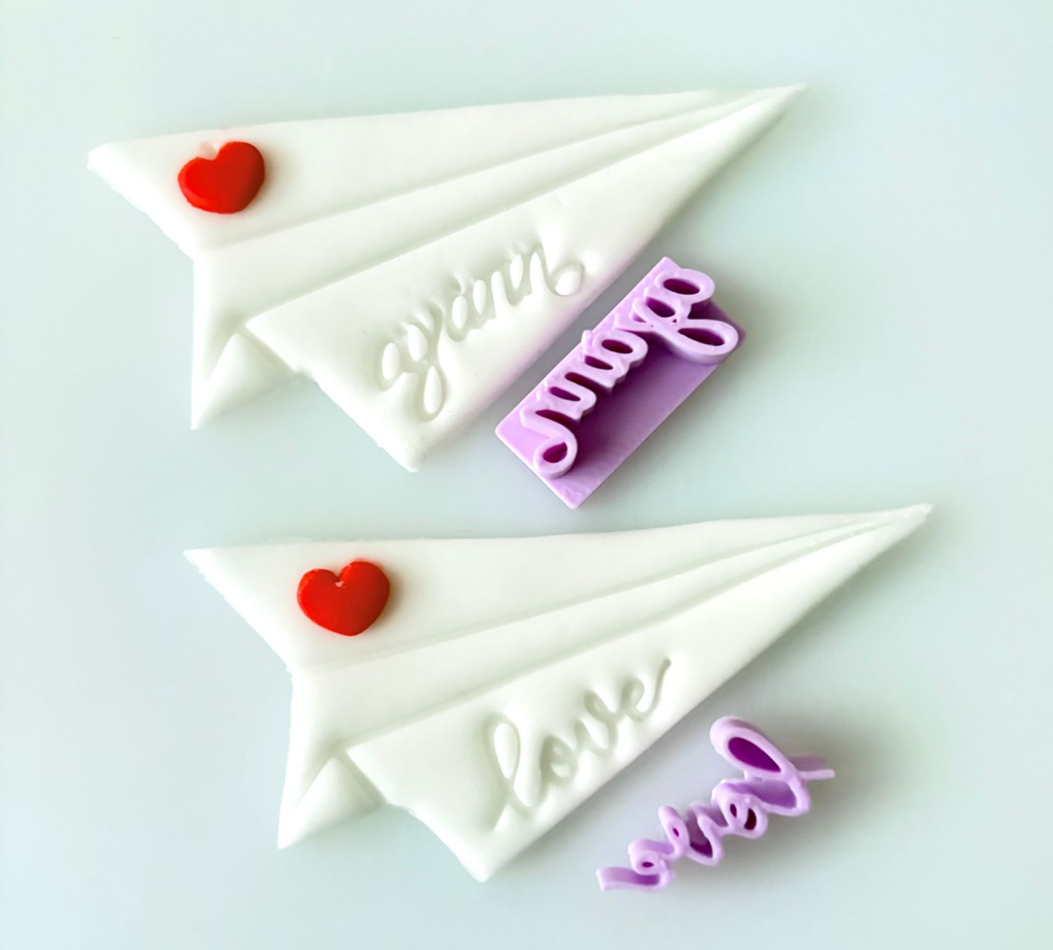 CBS Σετ 6 τμχ κουπάτ Paper Plane &amp; Heart με σφραγγίδες 'Love' &amp; 'Αγάπη' - Καρδιά με Αεροπλανο με μήνυμα