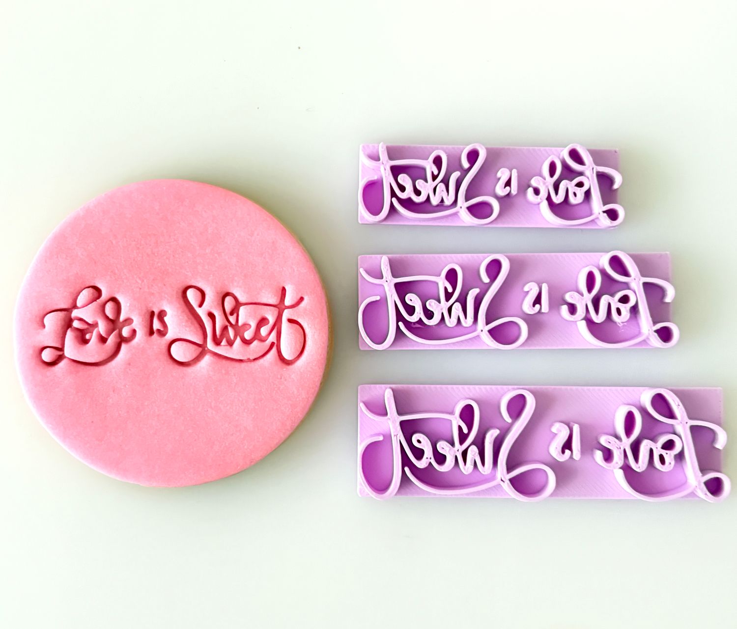 CBS Stamps 'Love is Sweet' Σφραγίδα. Σχέδιο 3- Σφραγίδα "Η Αγάπη είναι γλυκιά"