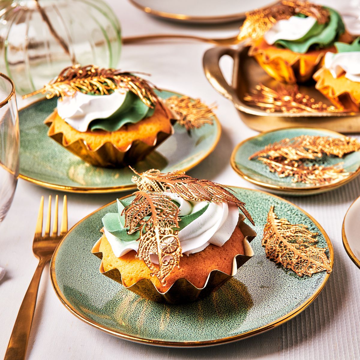 FunCakes Cake Lace Ready to Use Pearl Gold 200 g-Έτοιμο Χρυσό μείγμα Δαντέλας