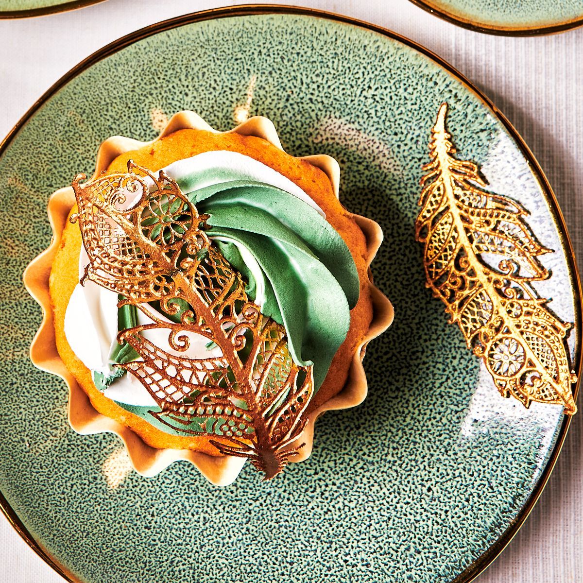 FunCakes Cake Lace Ready to Use Pearl Gold 200 g-Έτοιμο Χρυσό μείγμα Δαντέλας