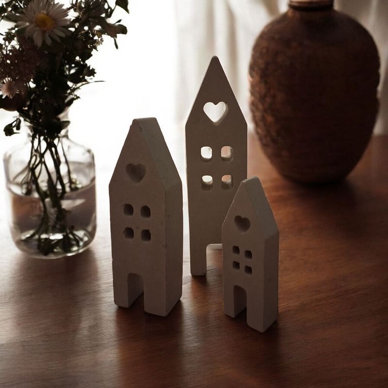 Deko Häuser in 3 verschiedenen Größen Deko Häuser in 3 verschiedenen Größen