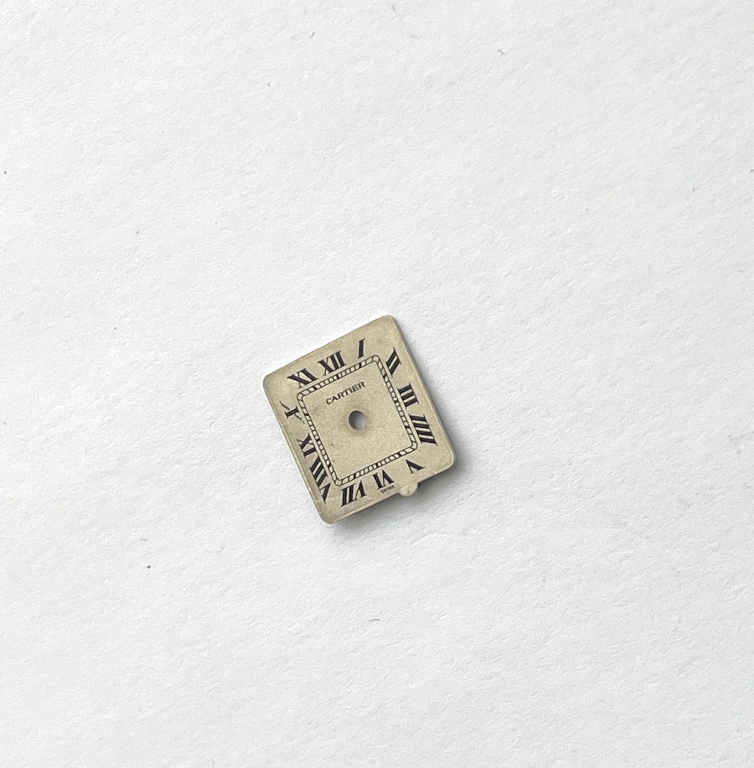 Cartier Zifferblatt Panthere PM/SM, Cal. 57, Creme schwarzer Schrift 14mm Cartier Zifferblatt Panthere PM/SM, Cal. 57, Creme schwarzer Schrift 14mm