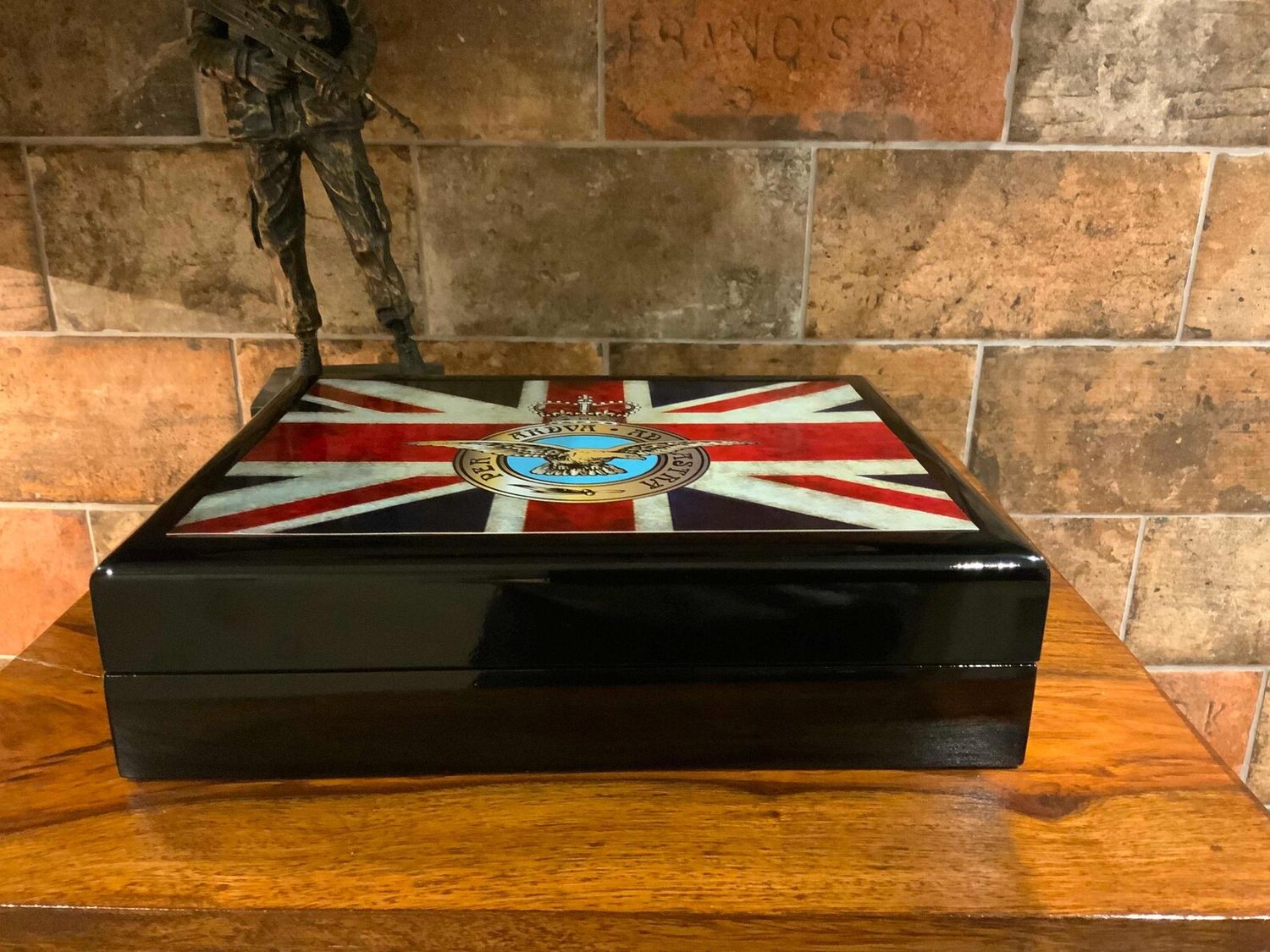 Royal Air Force RAF, Exclusive Medals Box With Personalised Ceramic Top