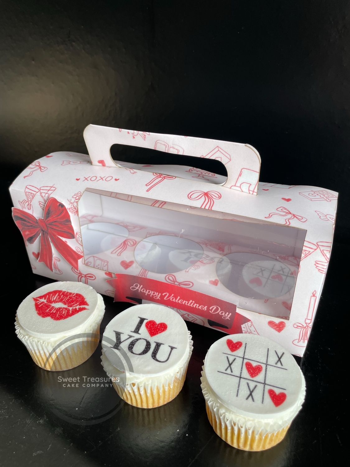 'I Love you' Valentines day cupcakes