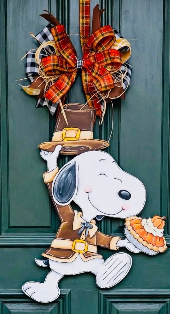 Fall--Thanksgiving--Snoopy Pilgrim with Pie Door Hanger