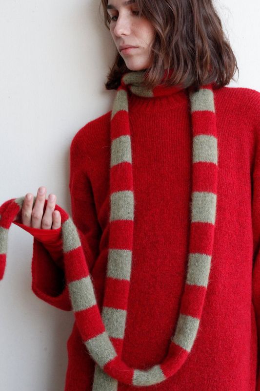 black to grey | Knitted striped scarf red and green - alpaca wool - made in Spain