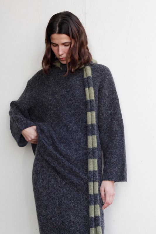 black to grey | Knitted striped scarf grey and green - alpaca wool - made in Spain