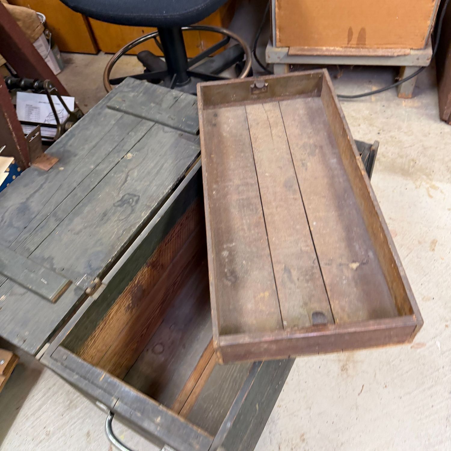 Green wooden storage box, great for tools, lift-out tray, 12 Green wooden storage box, great for tools, lift-out tray, 12" x 14" x 28", metal handles