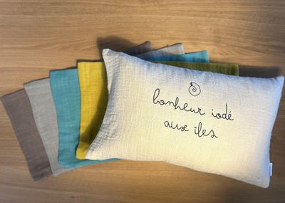 COUSSIN 30X50 "BONHEUR IODÉ AUX ÎLES"