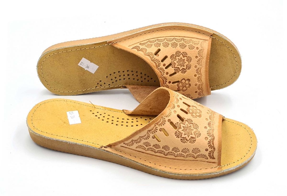 Pantoufles femme GÓRALSKIE nus pieds