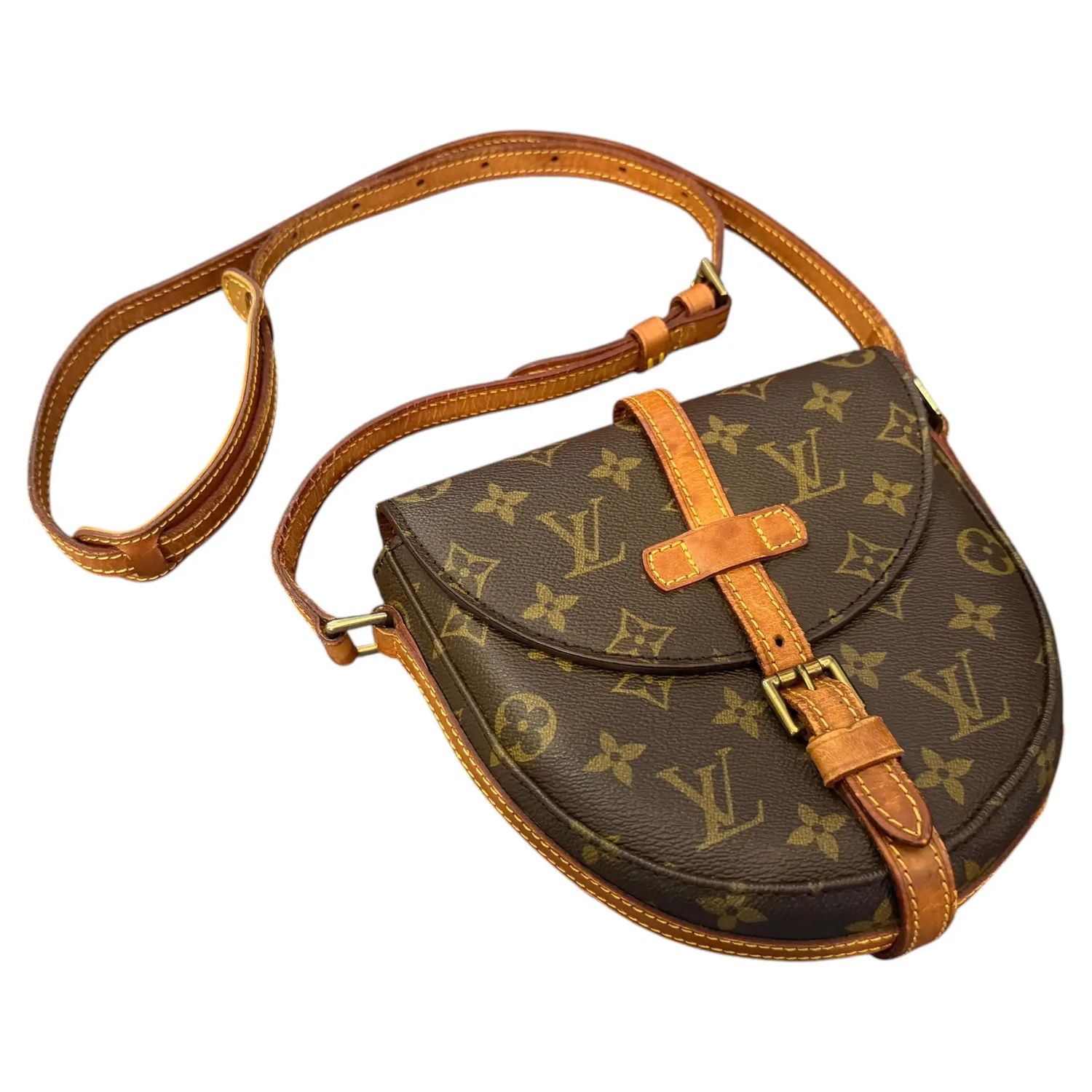 Louis Vuitton Monogram Canvas and Vachetta Leather Chantilly Crossbody Bag Louis Vuitton Monogram Canvas and Vachetta Leather Chantilly Crossbody Bag