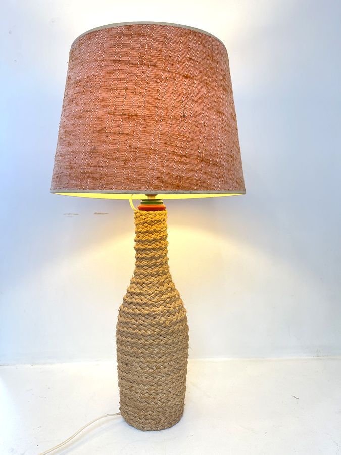 Lampe en corde tressée et abat-jour texturé, années 60-70