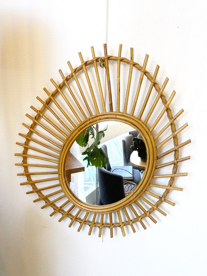 Miroir soleil en rotin, années 60-70
