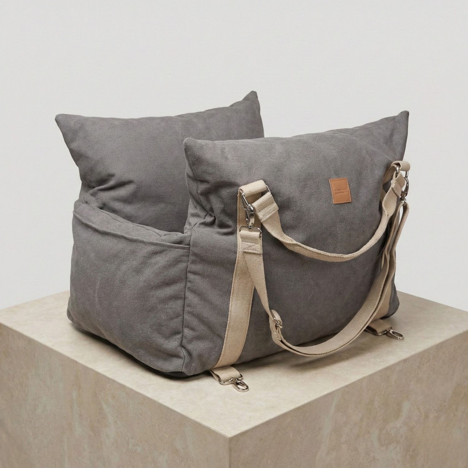 Siège Auto Baubaru Trio – Denim Pewter + Castorino Sand Siège Auto Baubaru Trio – Denim Pewter + Castorino Sand