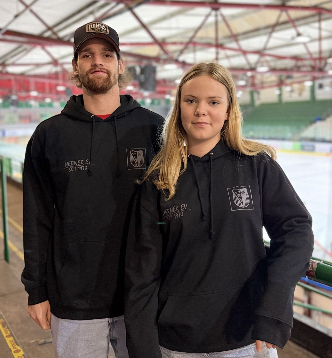 Hoodie HEV Logo und Schriftzug Saison 2026/27 Hoodie HEV Logo und Schriftzug Saison 2026/27