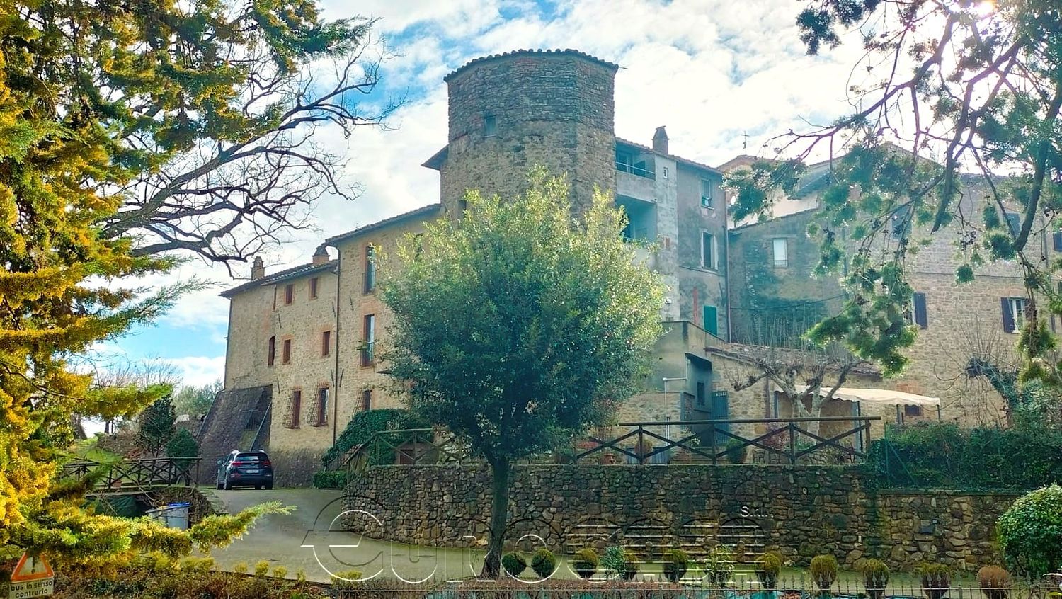 VILLA PITIGNANO. Porzione di castello completamente ristrutturato