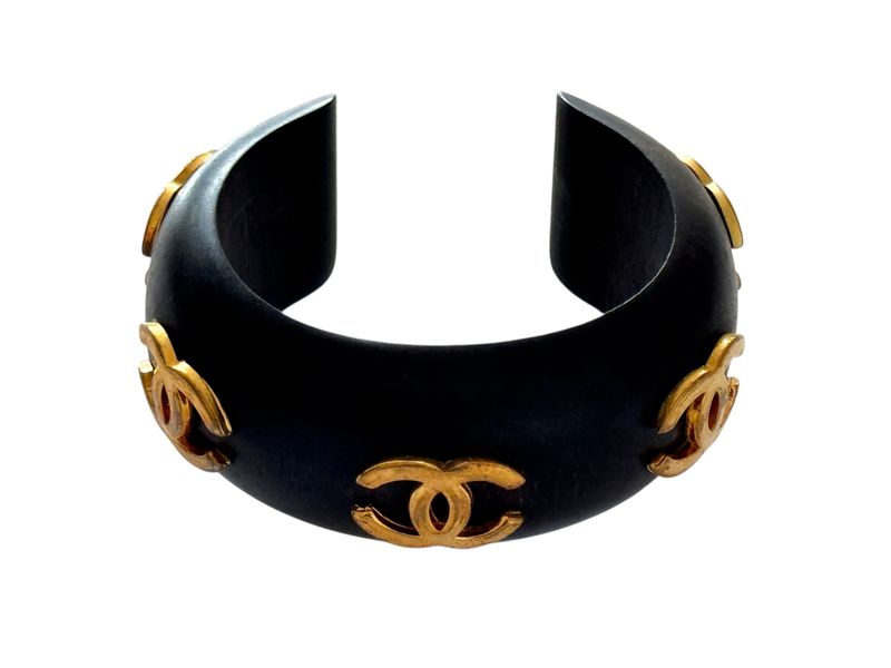 CHANEL VINTAGE COLLECTION 28 90'S CC LOGO WOOD CUFF BRACELET *RARE*