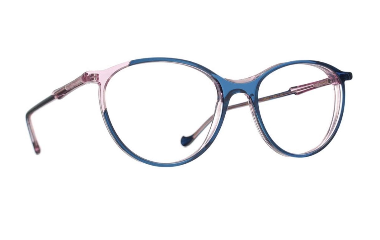 Caroline Abram Cassie 777