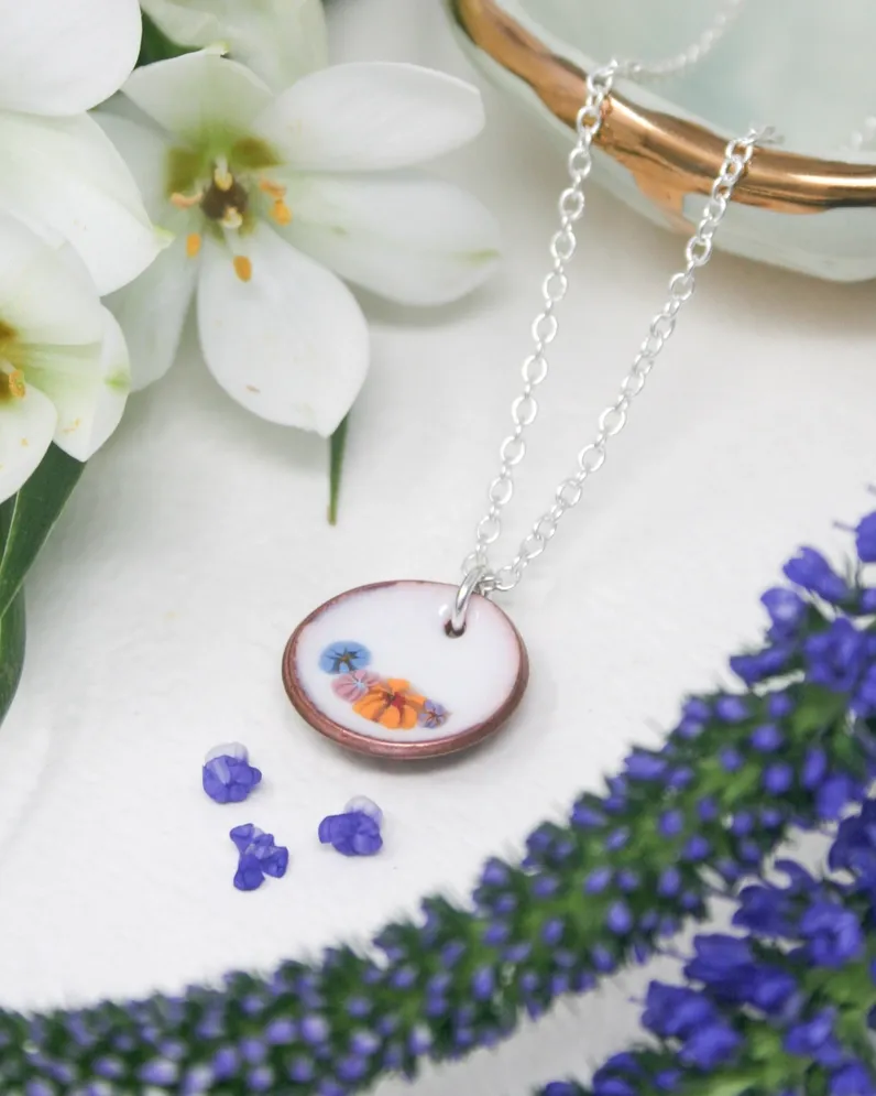 Fiora  White Copper Necklace