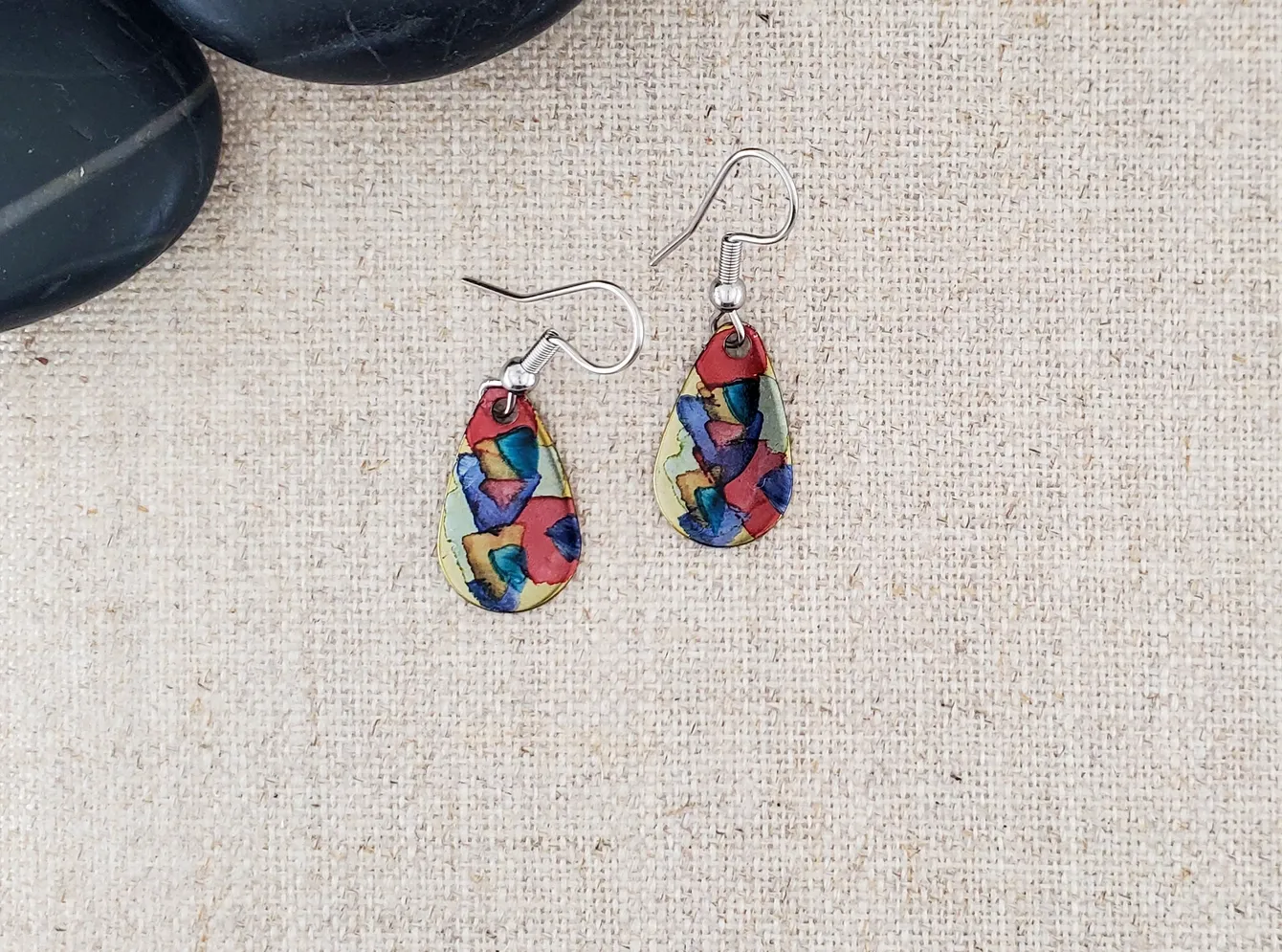 Alcohol Ink Stainless Steel Small Teardrop Earrings - Reds