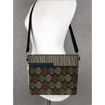 Lg Zipper Purse - Getty / Gravity