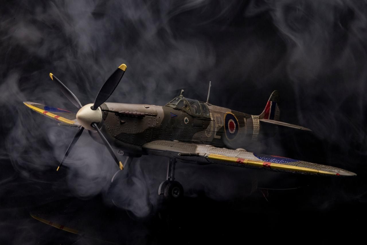 Spitfire MK. IXC. EN389 Krick in 1:32 / Occre Spitfire MK. IXC. EN389 Krick in 1:32 / Occre