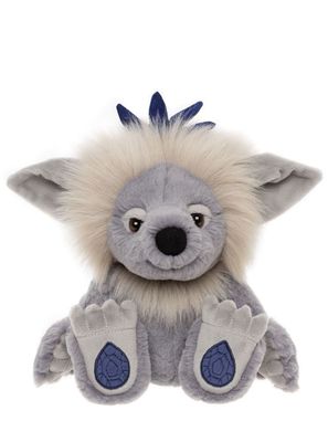CHARLIE BEARS Troll Mädchen Sapphire Sue Charlie Bears Sapphire Sue Troll Mädchen 20 cm blau Plüsch Kollektion 2026 von vorne
