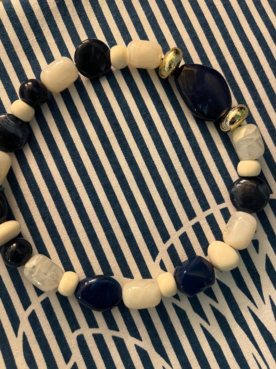Collier Louis navy &amp; cream
