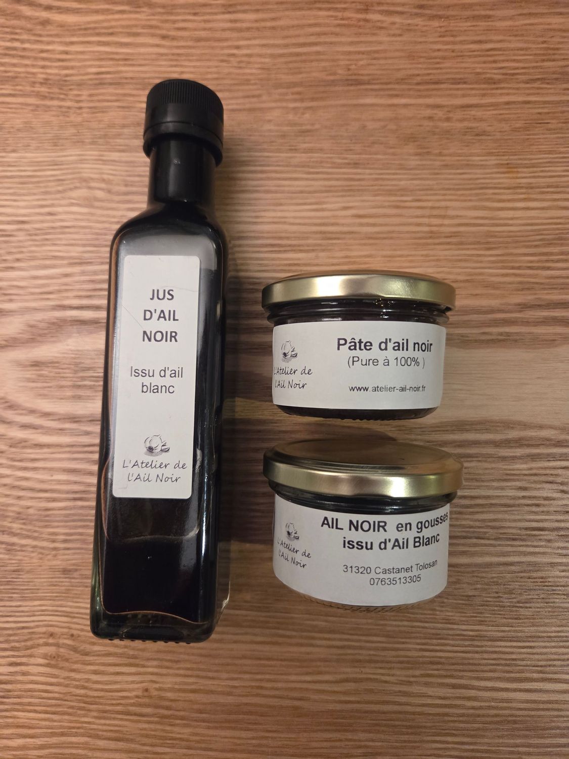 Cuisine : 1 pâte de 100gr d'ail noir au naturel issu d'ail blanc, 1 bouteille de 250ml de jus d'ail noir issu d'ail blanc, 1 bocal de 60gr de gousses d'ail noir issu d'ail blanc Cuisine : 1 pâte de 100gr d'ail noir au naturel issu d'ail blanc, 1 bouteille de 250ml de jus d'ail noir issu d'ail blanc, 1 bocal de 60gr de gousses d'ail noir issu d'ail blanc
