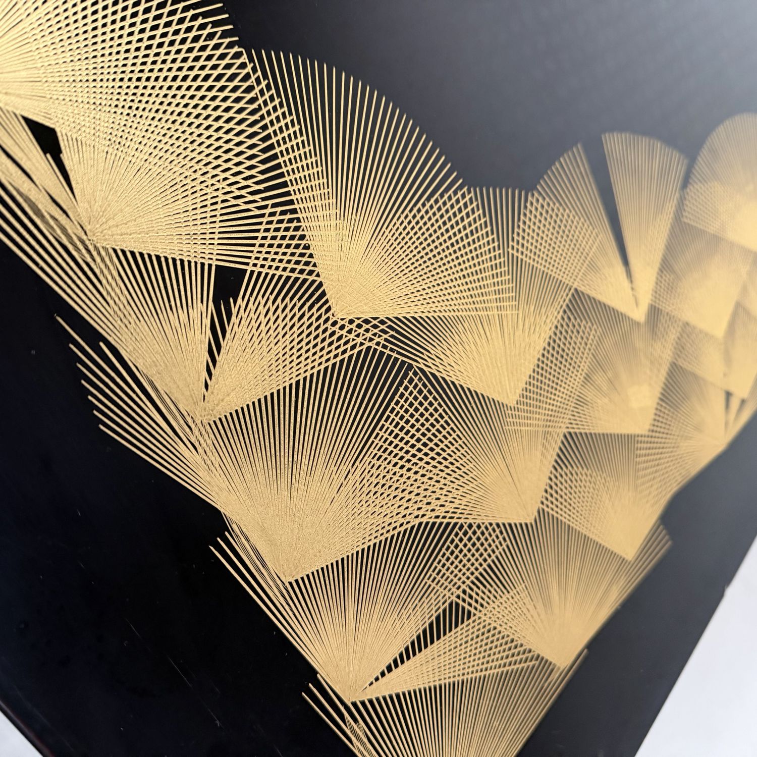 ​Japanse Low Table, Zwart Lakwerk, Chinkin Gouddecoratie, 1970s