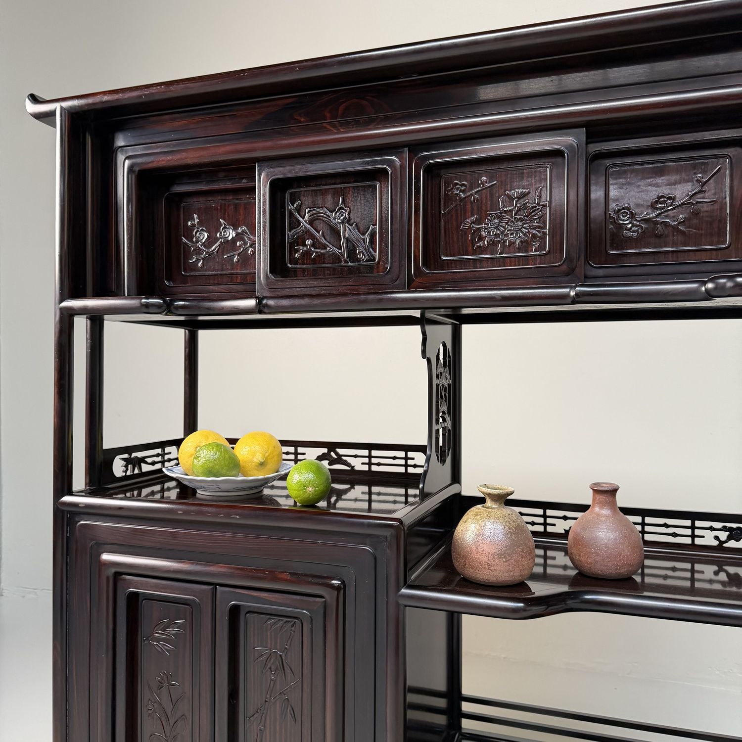Japanse Kazaridana (Tana), Etagère Displaykast, 1930s Japanse Kazaridana (Tana), Etagère Displaykast, 1930s