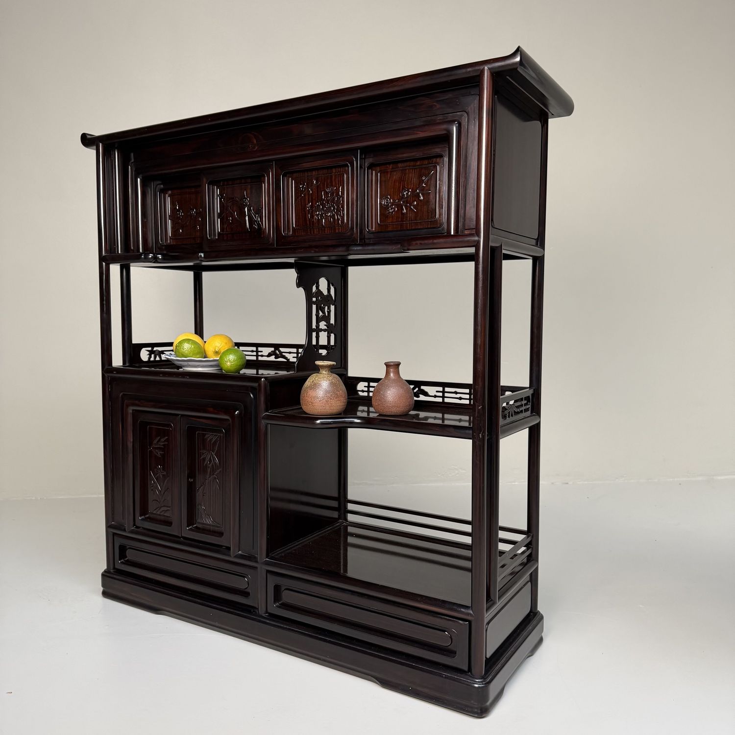 Japanse Kazaridana (Tana), Etagère Displaykast, 1930s Japanse Kazaridana (Tana), Etagère Displaykast, 1930s