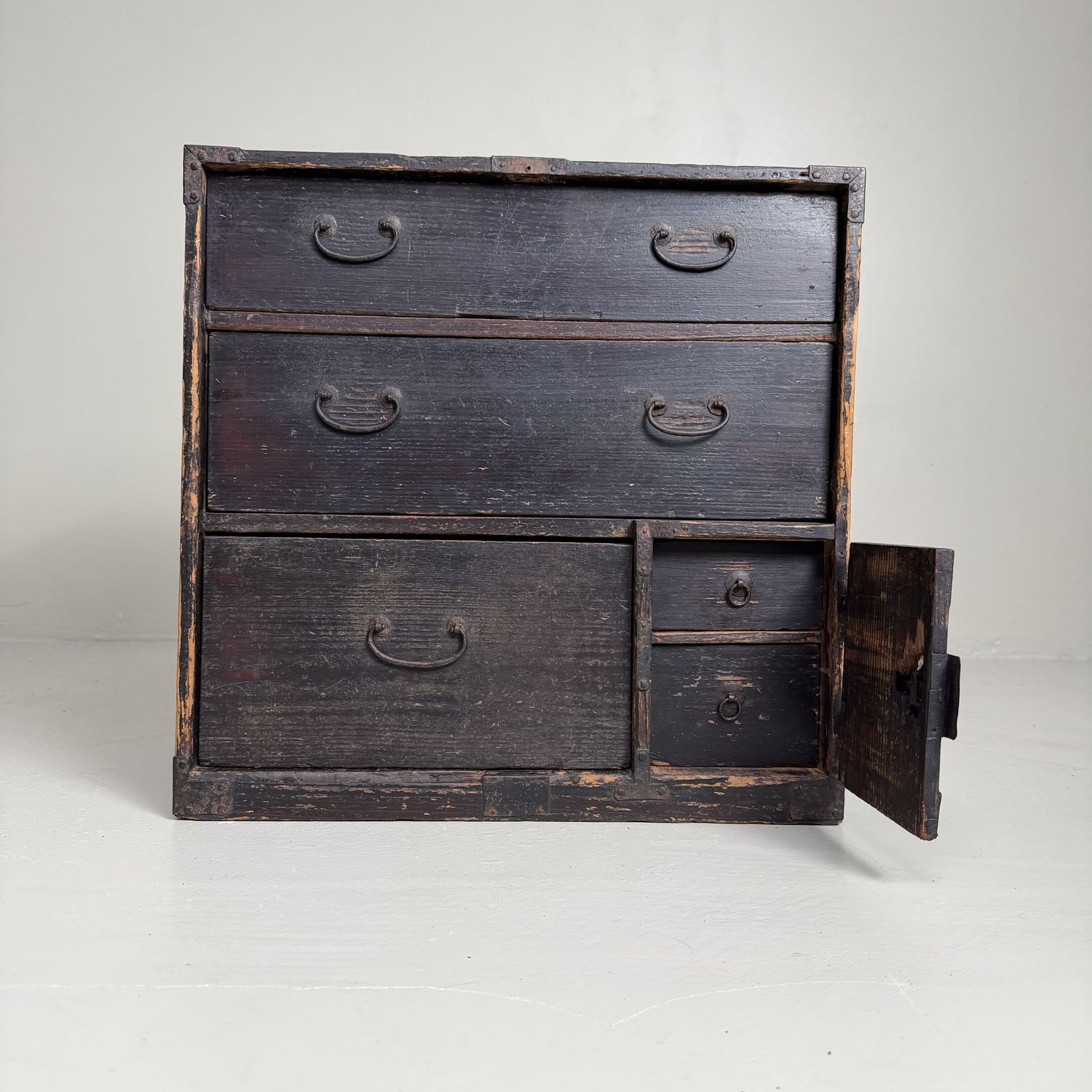 Small Japanese Tansu, Ko-tansu Storage Cabinet, 1900s