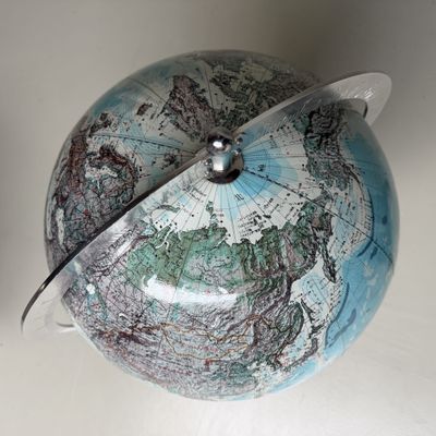 Japanse Schoolglobe 'ALCO', op Zwarte Voet, 1980s