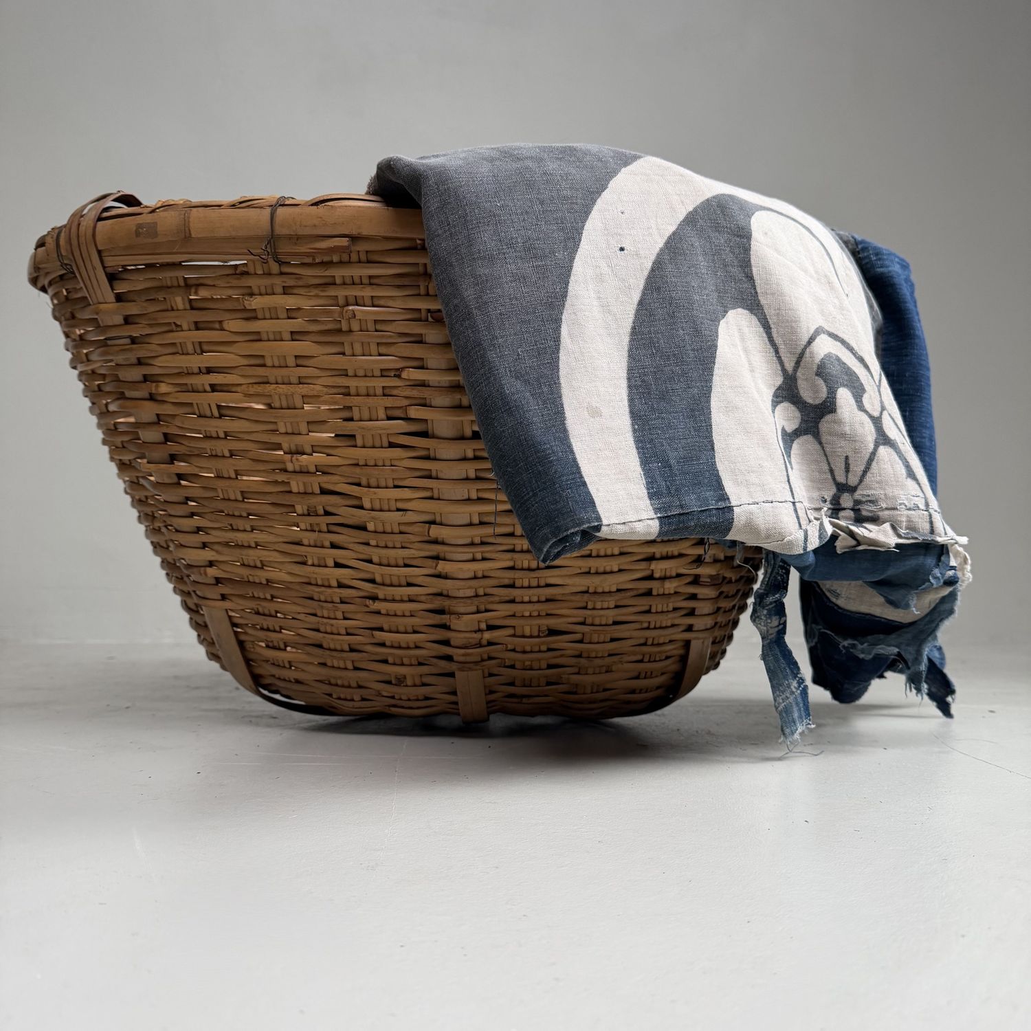 Large Japanese Bamboo Basket, Kagobakari, 1950s Large Japanese Bamboo Basket, Kagobakari, 1950s